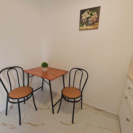 圣乔治斯Elena Pool公寓式酒店 外观 照片