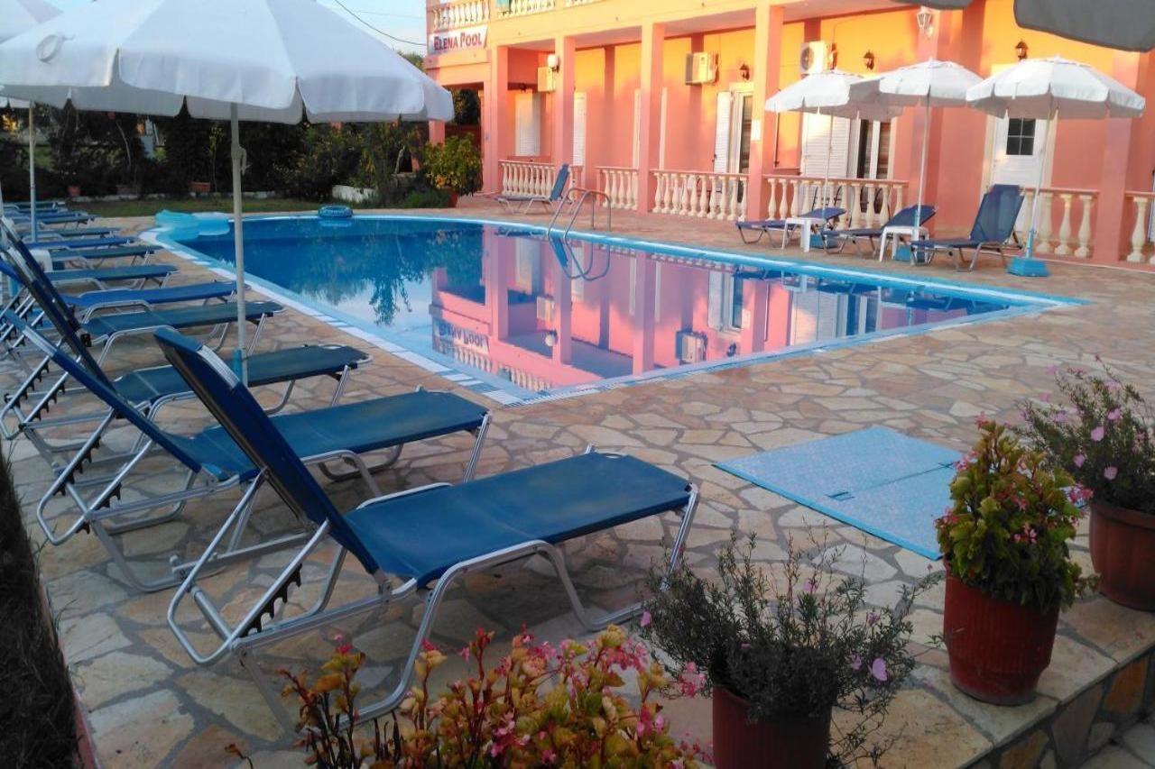 圣乔治斯Elena Pool公寓式酒店 外观 照片